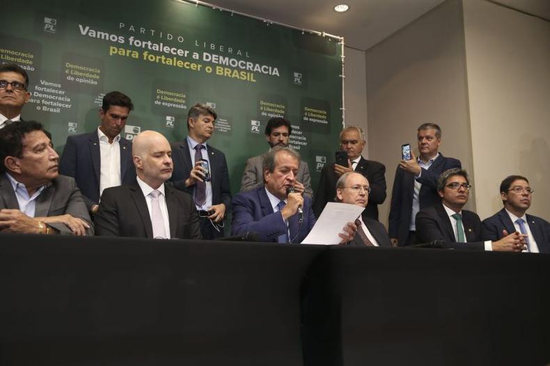 Coletiva do PL sobre relatrio das eleies