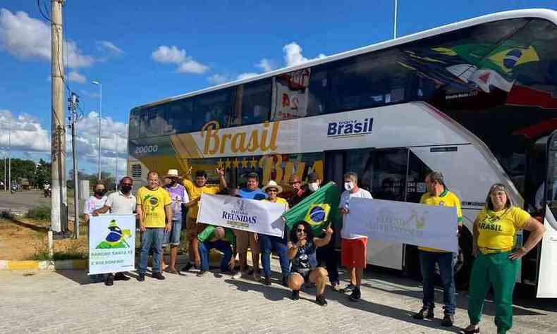 Caravana saiu de Nanuque e foi at Braslia