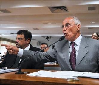 O Senador Eduardo Suplicy (PT-SP) discutiu com o senador Aloysio Nunes Ferreira (PSDB-SP)(foto: Geraldo Magela/ Ag�ncia Senado )
