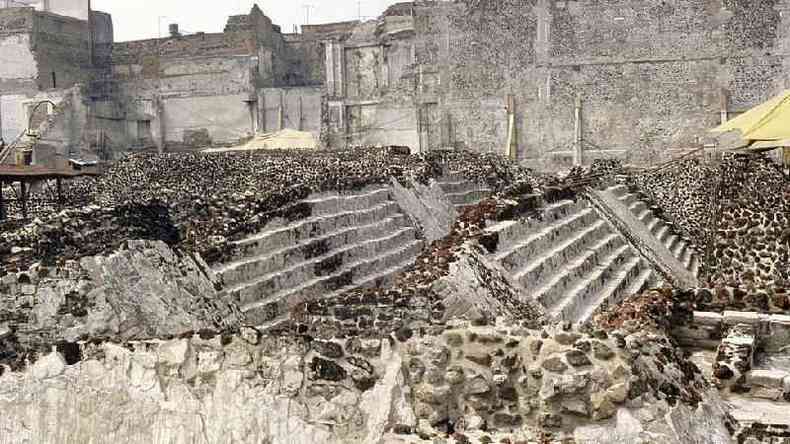 As runas de Tenochtitln sobre as quais foi construda a Cidade do Mxico apenas refletem sua grandeza de cinco sculos atrs. A imagem mostra o 