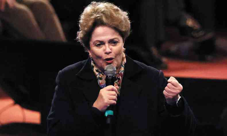 Dilma Roussef teve o mandato cassado, mas no perdeu direitos polticos