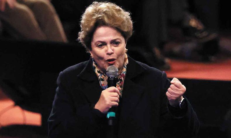 Dilma Roussef teve o mandato cassado, mas não perdeu direitos políticos(foto: SILVIO AVILA/AFP) Dilma Roussef teve o mandato cassado, mas não perdeu direitos políticos