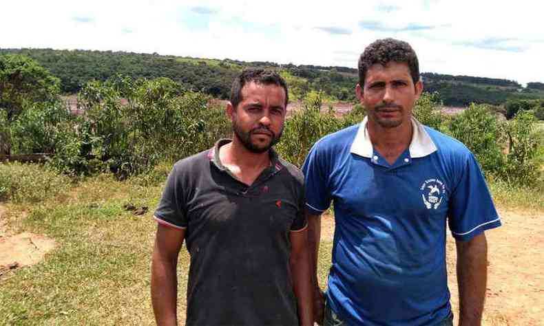 Os horticultores Magno Andr Barbosa e Paulo Srgio da Silva perderam as plantaes que eram vendidas para sacoles da Grande BH(foto: Gabriel Ronan/EM/D.A Press)