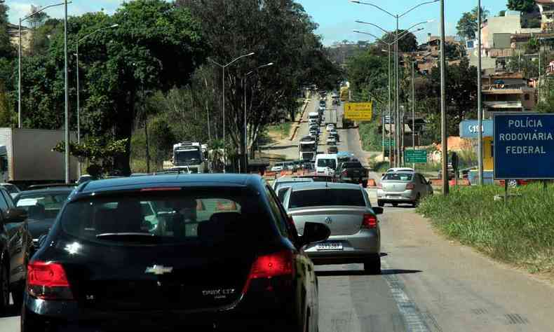 At novembro, todos devem apresentar o documento renovado