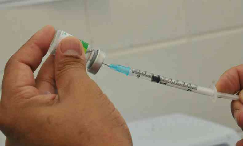 A cobertura vacinal em Minas Gerais est em 91,91%, ainda abaixo da meta, que  95%(foto: Jair Amaral/EM/D.A Press)