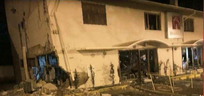 casarão em que agência funcionava em Monte Verde ficou destruído(foto: Reprodução/TV Alterosa Sul Minas) casarão em que agência funcionava em Monte Verde ficou destruído(foto: Reprodução/TV Alterosa Sul Minas)