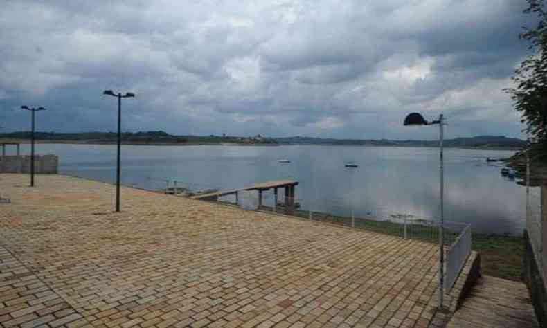 O turismo  uma das principais atividades econmicas dos municpios s margens do Lago de Furnas(foto: Leandro Couri/EM/DA PRESS)