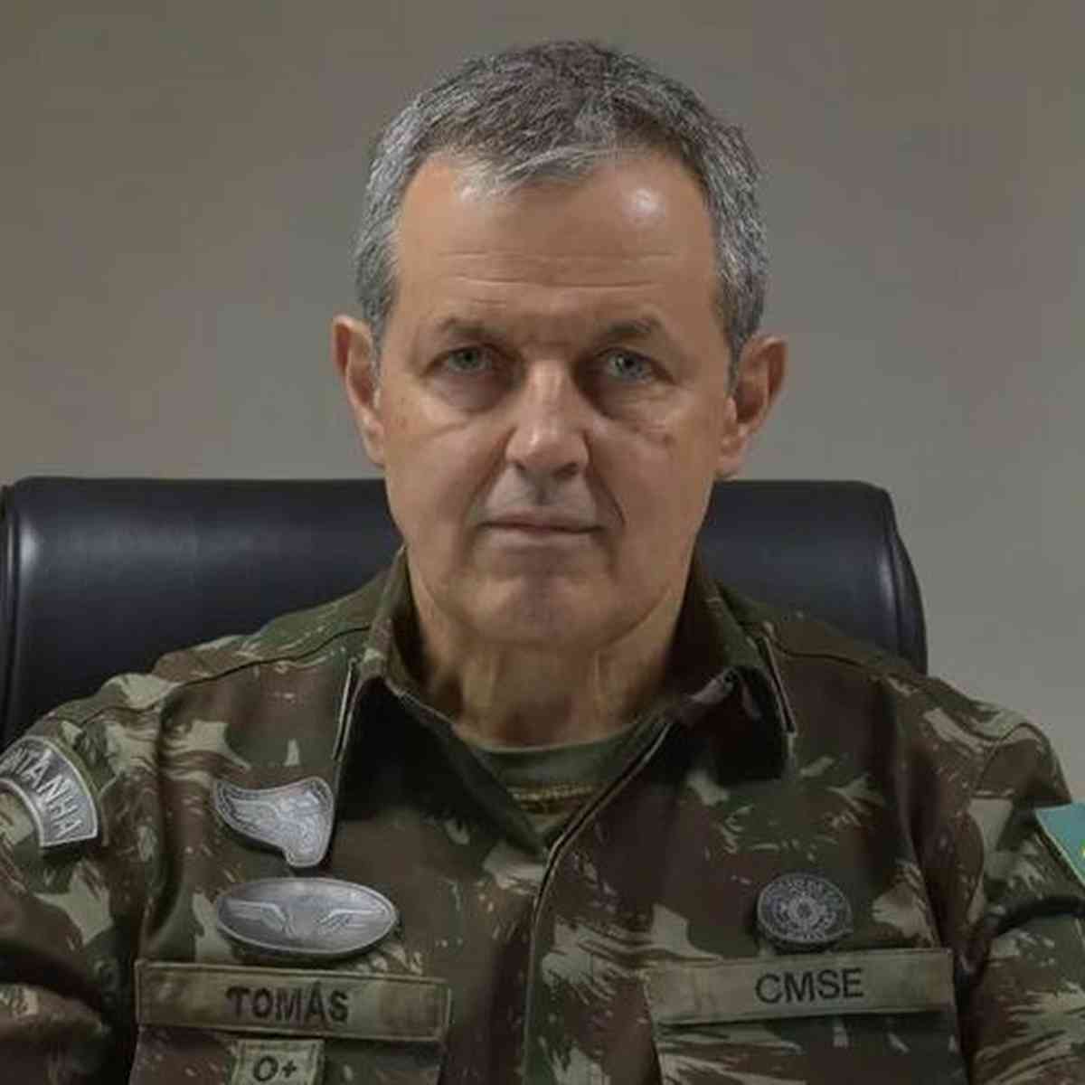 General assume comando do Ex rcito e recebe R 770 mil Politica