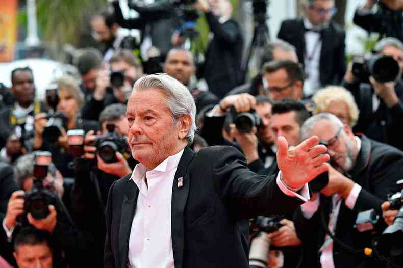 cone do cinema francs, Alain Delon foi premiado com uma Palma de Ouro Honorria na 72 edio do festival (foto: Alberto PIZZOLI/AFP)