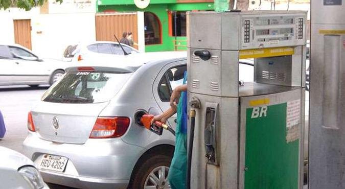 Incertezas, como o prov�vel reajuste da gasolina, deixam mercado receoso: analistas apostam em um IPCA no limite do teto da meta(foto: Renato Weil/EM/D.A Press - 18/11/13)