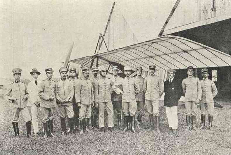 Oficiais do Exército Brasileiro em Porto União, região do Contestado.