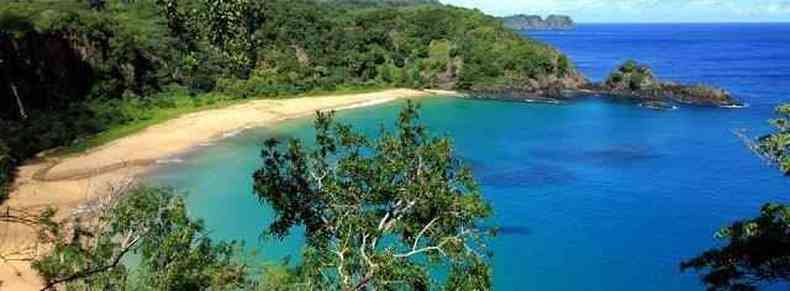 Praia do Sancho, em Noronha