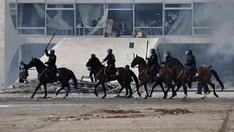 Policiais no Planalto