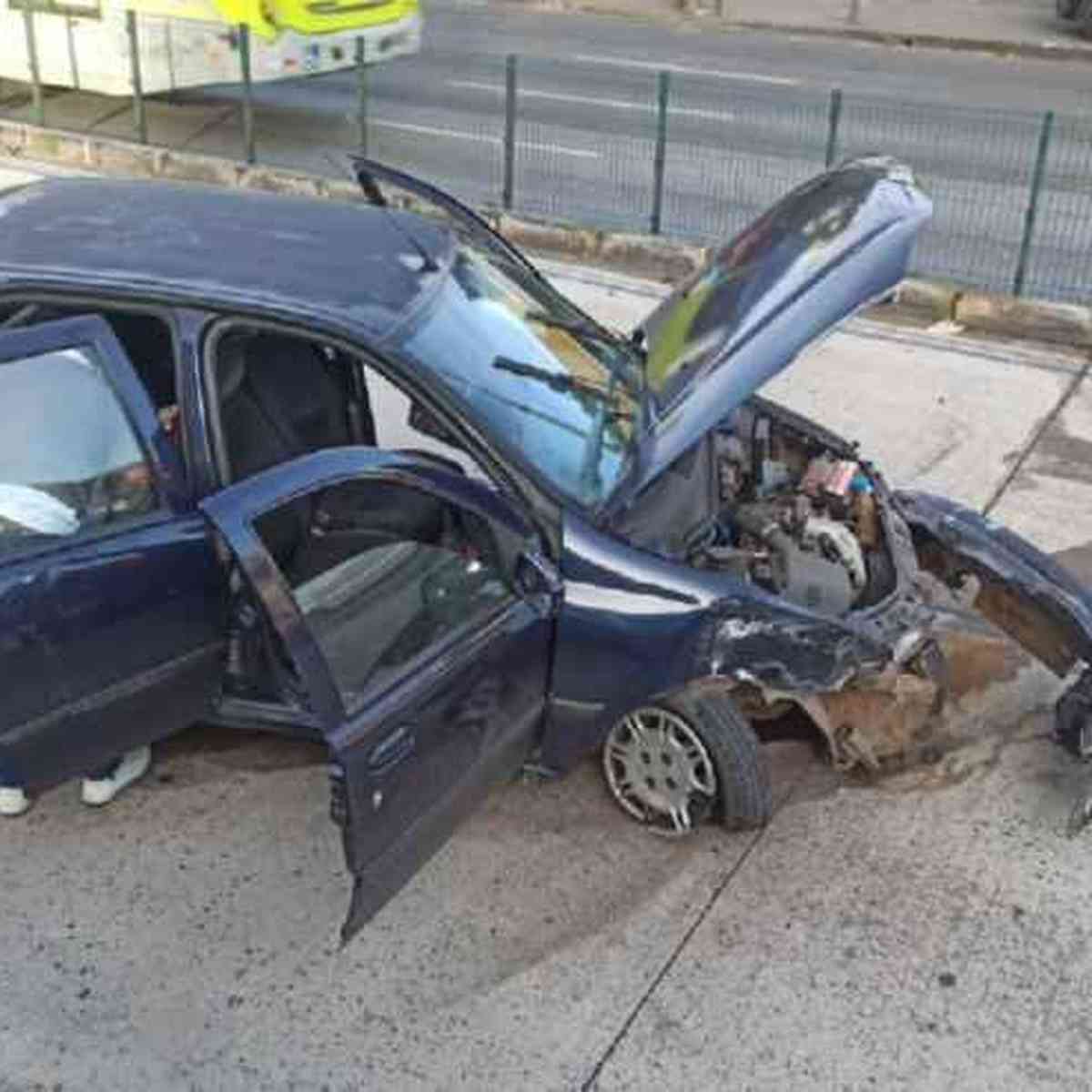 Acidente causa risco de derrapagem na Avenida Cristiano Machado - Gerais -  Estado de Minas