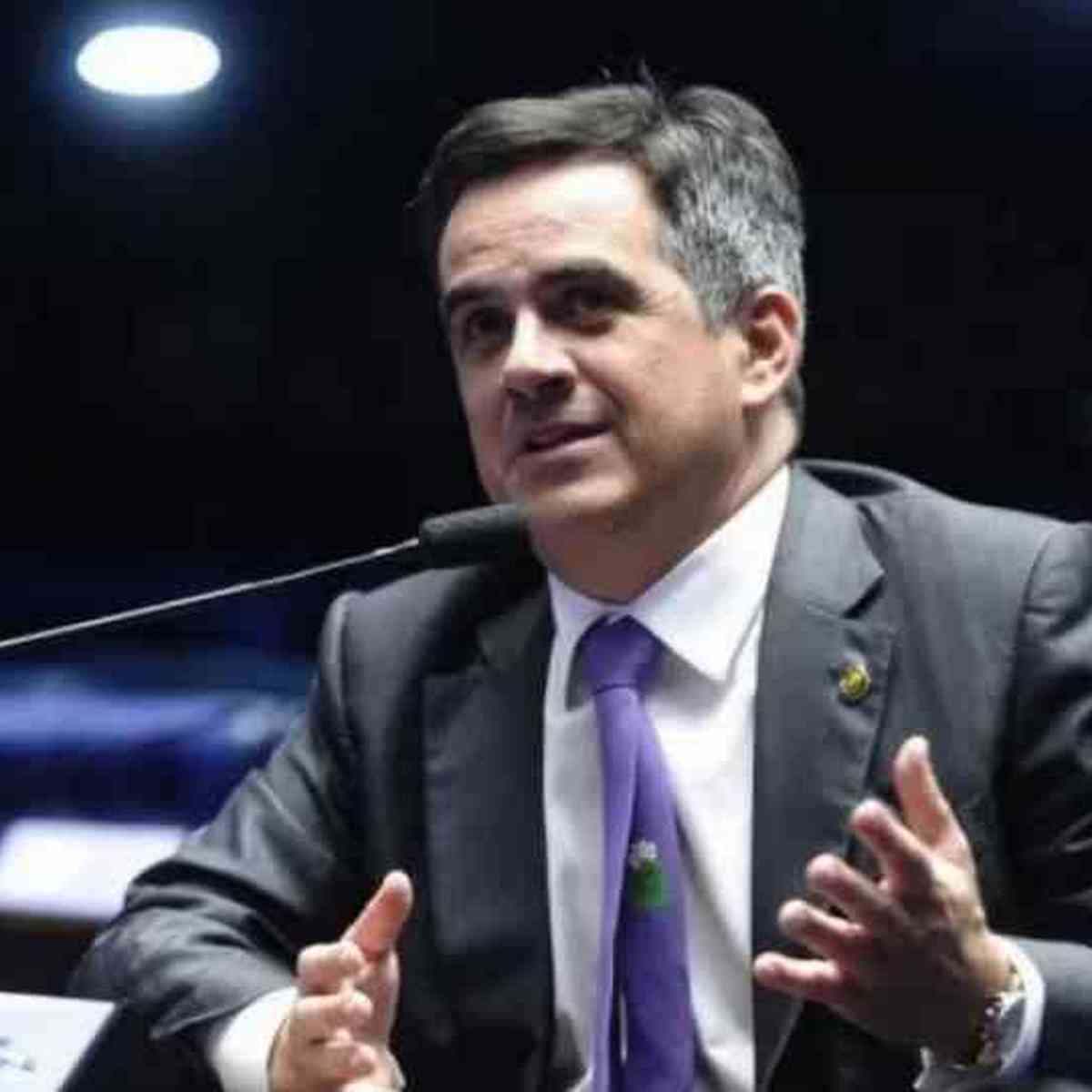 Por que Bolsonaro insiste na candidatura de Damares ao Senado