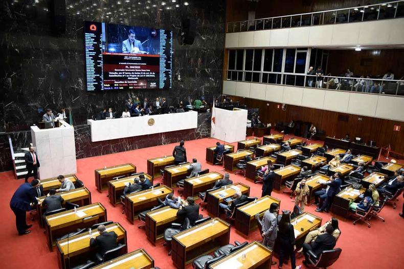 Plenrio da Assembleia Legislativa: projeto enviado pelo governo eleva o piso de R$ 2.350,49 para R$ 2.652,22