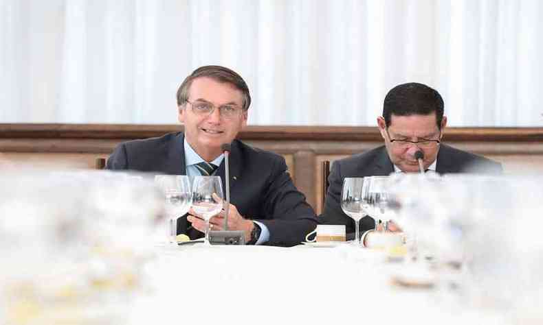O presidente da Repblica em exerccio, Hamilton Mouro, afirmou que Bolsonaro j disse que no quer imposto para cerveja(foto: Marcos Corra/PR)