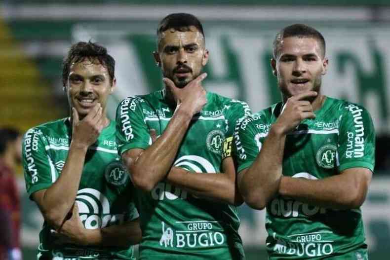 Chape goleou a Ponte por 5 a 0, em Campinas-SP, no 1 turno da Srie B(foto: Marcio Cunha/ Chapecoense)