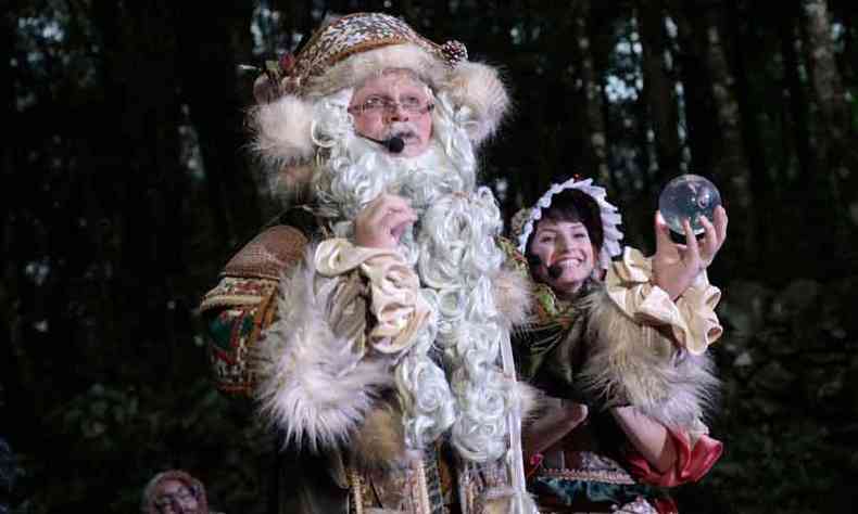 Fbula de Papai Noel  contada na encenao da lenda do Bosque de Natal (foto: Cleiton Thiele/SerraPress)