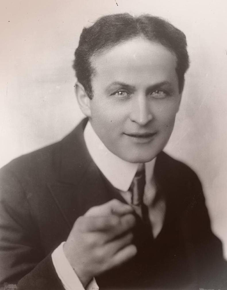 Harry Houdini (1874-1926), mágico e escapista americano nascido na Hungria(foto: Getty Images) Harry Houdini