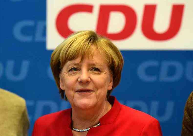 Embora nunca tenha sido descrita como visionria ou recebido elogios por seus discursos, Merkel conquistou o respeito por ser dura, perspicaz e obstinada na resoluo de problemas. (foto: AFP / TOBIAS SCHWARZ )
