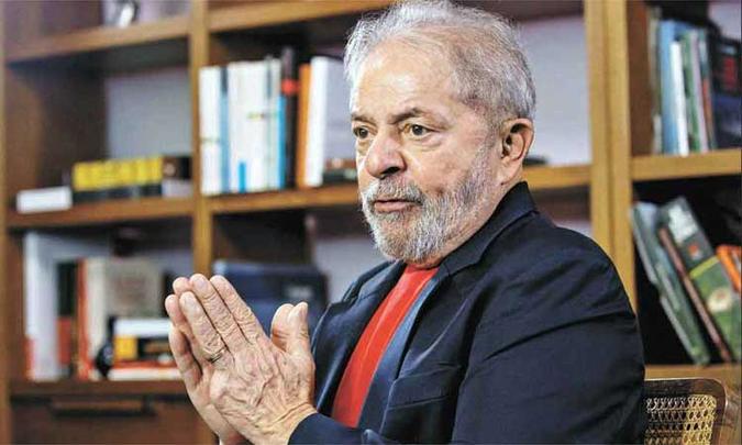 Lula foi condenado pelo juiz Sérgio Moro e pelo TRF-4, que concluíram ser dele o triplex no Guarujá (SP)(foto: NELSON ALMEIDA/AFP) Lula foi condenado pelo juiz Sérgio Moro e pelo TRF-4, que concluíram ser dele o triplex no Guarujá (SP)(foto: NELSON ALMEIDA/AFP)