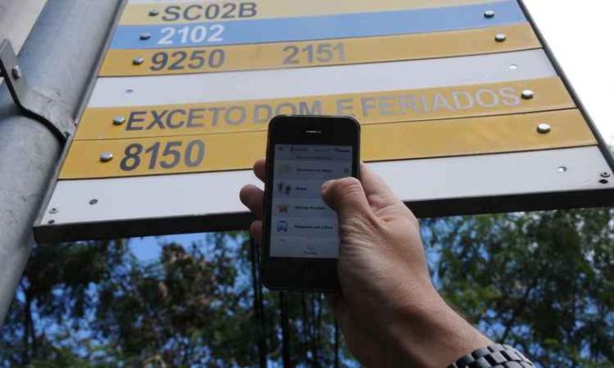 Programa j mostrava o tempo para o nibus passar nos pontos. Agora, tambm oferece rotas(foto: Cristina Horta/EM/D.A PRESS)