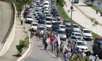Grupo saiu da UFMG, na Pampulha, passando pela Avenida Antnio Carlos(foto: Paulo Filgueiras/EM/DA Press)