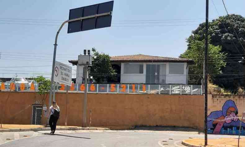 Radar j est instalado no trecho da Avenida Portugal(foto: Gladyston Rodrigues/EM/D.A.Press)