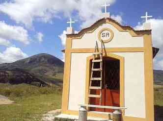 Capela de Santo Antnio foi restaurada graas ao esforo da populao(foto: NPA/Divulgao)