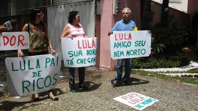 Manifestantes protestam em velrio de ex-presidente do PTPaulo Filgueiras/EM/D.A/Press