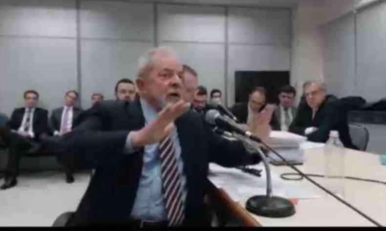 Em depoimento ao juiz Srgio Moro, Lula negou que seja o dono do triplex(foto: Reproduo/Internet)