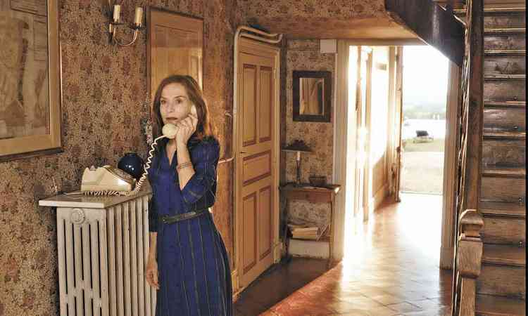 Isabelle Huppert em cena de 'A vida sem ele'
