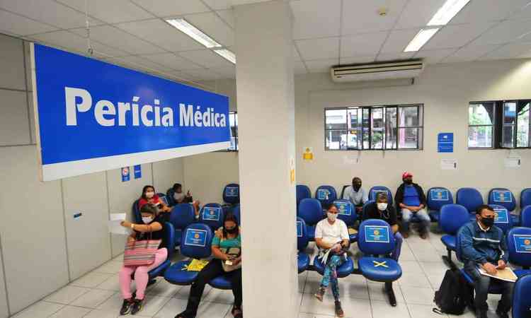 Atendimento na Agencia do INSS (Instituto Nacional do Seguro Social), na rua Espirito Santo esquina de Guaicurus, no Centro