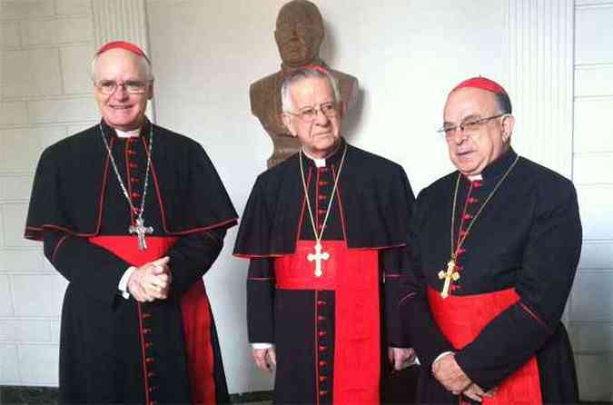 Os cardeais dom Odilo Scherer (E), dom Geraldo Majella (C) e dom Raymundo Damasceno (D): esperana sobre o futuro do catolicismo e negativas sobre possveis presses (foto: Diego Amorim/CB/D.A Press)