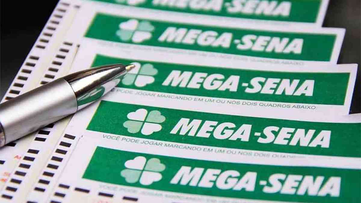 Mega-Sena: Bolão com 42 pessoas leva prêmio de R$ 120 milhões