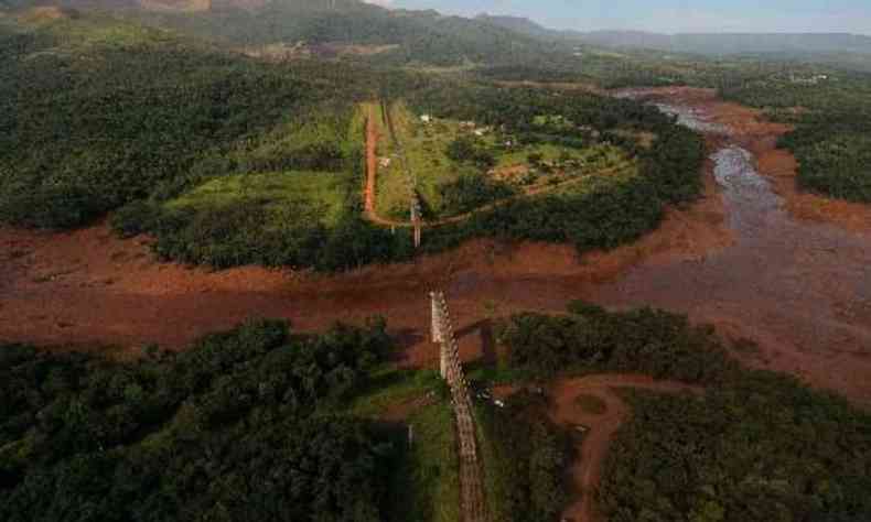 Rompimento da barragem de rejeitos da Mina do Córrego do Feijão, em 2019(foto: Gladyston Rodrigues/EM/DA.Press)