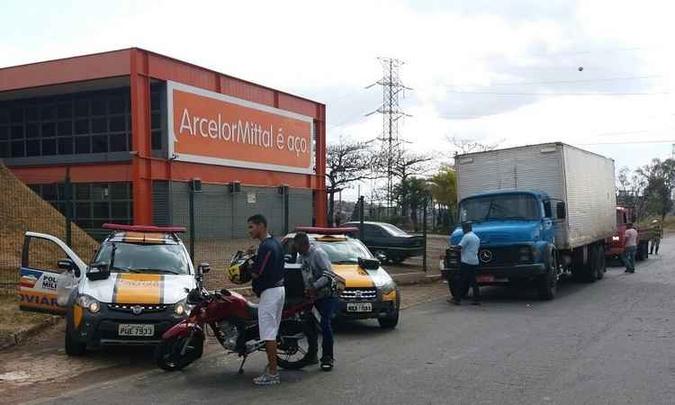 veículos de carga foram os principais alvos da fiscalização dos agentes da PMRv no Anel(foto: PMMG/PMRv/Divulgação) veículos de carga foram os principais alvos da fiscalização dos agentes da PMRv no Anel(foto: PMMG/PMRv/Divulgação)