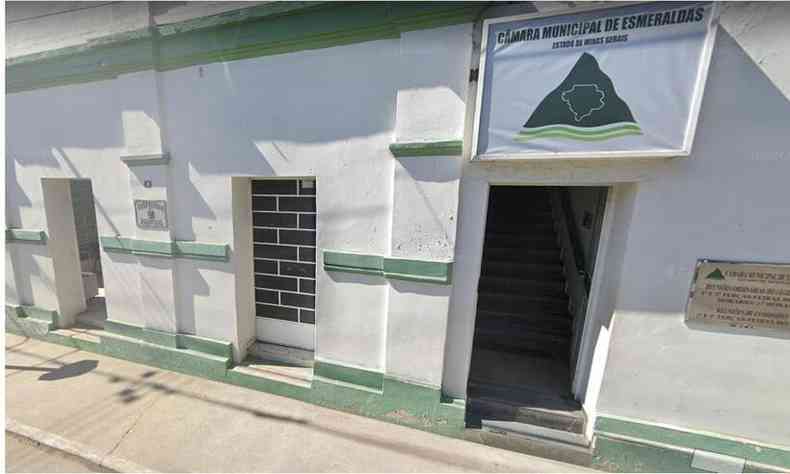 A servidora comissionada da Cmara Municipal de Esmeraldas usava as dependncias e maquinrios do Procon para atender interesses particulares eleitoreiros