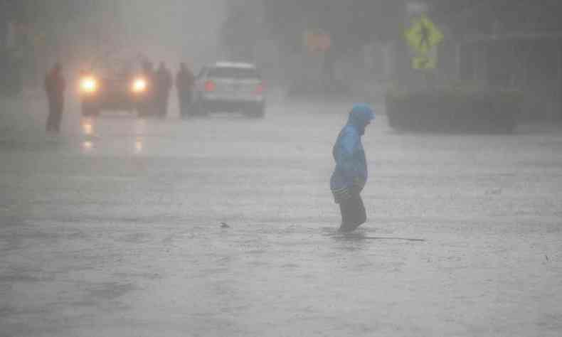  Miami inundada aps a chegada do furaco Irma (foto: AFP)