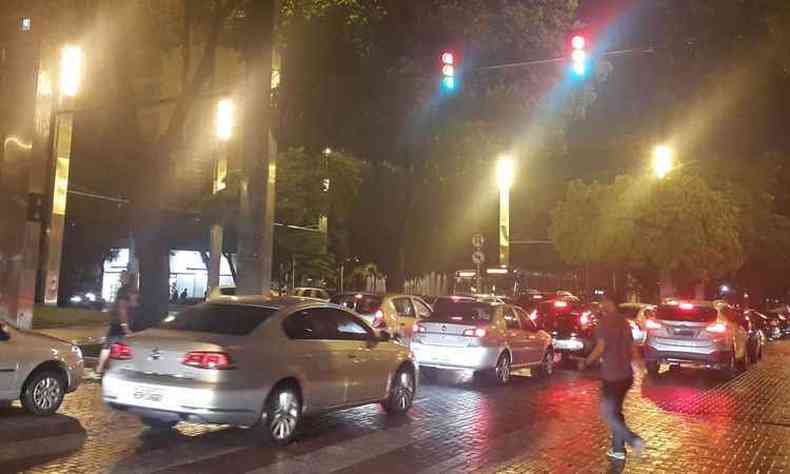 Semforos com problemas causam mais congestionamento no trnsito(foto: Marcos Vieira/EM/DA Press)