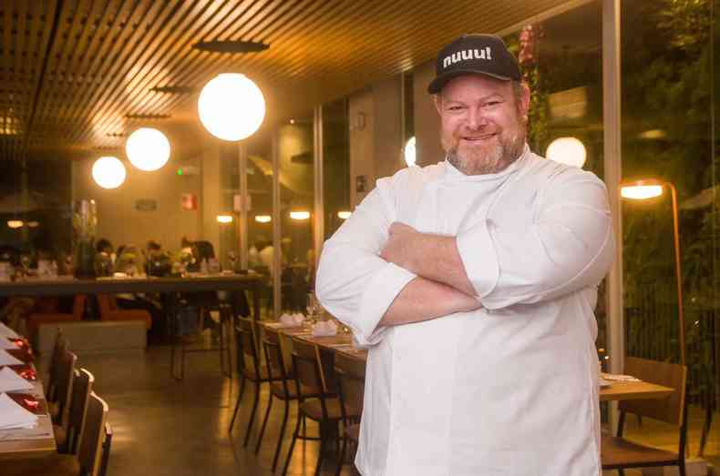 leitao desossado com molho roti de doce de leite e lobozp da Canastra chef Guilherme Melo Nuuu reveillon