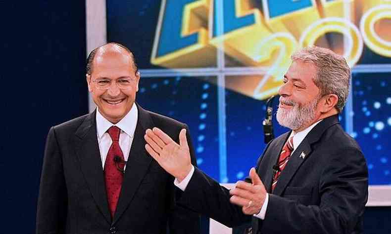 Alckmin e Lula durante debate presidencial em 2006