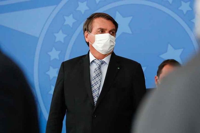 Em evento no Pal�cio do Planalto, presidente e todos os ministros usavam m�scara ontem, algo incomum at� agora(foto: Alan Santos/PR)