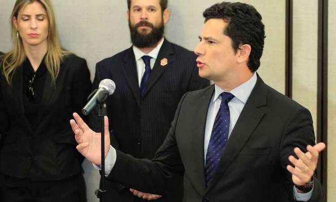 Sérgio Moro recebe auxílio de R$ 4,3 mil e sua casa fica a 3km da Justiça Federal(foto: Itamar Aguiar) Sérgio Moro recebe auxílio de R$ 4,3 mil e sua casa fica a 3km da Justiça Federal(foto: Itamar Aguiar)