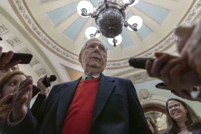 O lder da maioria no Senado, Mitch McConnell, falou sobre o tema no Capitlio dos EUA. Os democratas se recusaram a concordar com as demandas do presidente Donald Trump por 5 bilhes de dlares para construir o muro(foto: Alex Edelman/AFP)