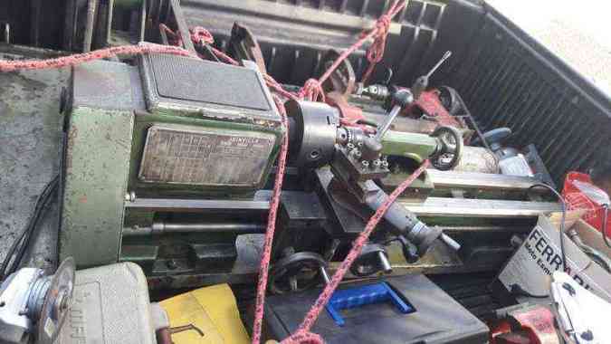 Mquina utilizada pelo criminoso para produzir as armas(foto: Polcia Militar (PM) / Divulgao)