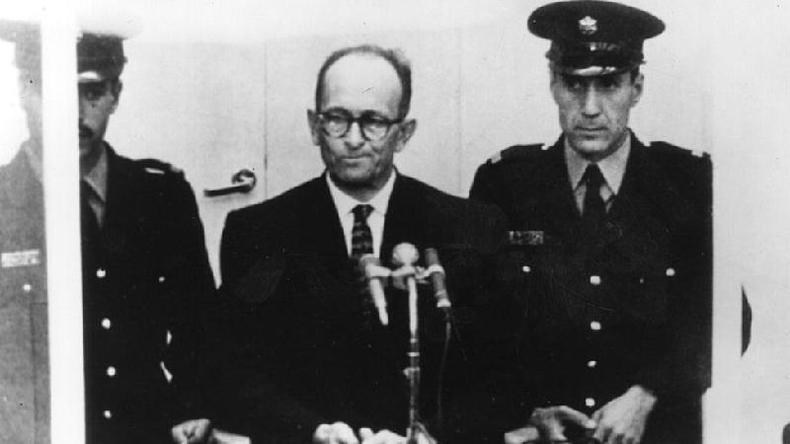 Adolph Eichmann durante julgamento em Jerusalm