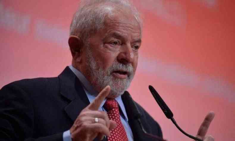 Lula critica privatizao da Eletrobras