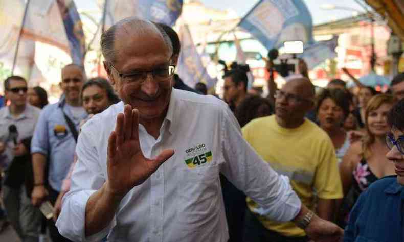 Alckmin enfatizou que votar no Bolsonaro pode levar o PT de volta ao poder(foto: Carl de Souza/AFP)